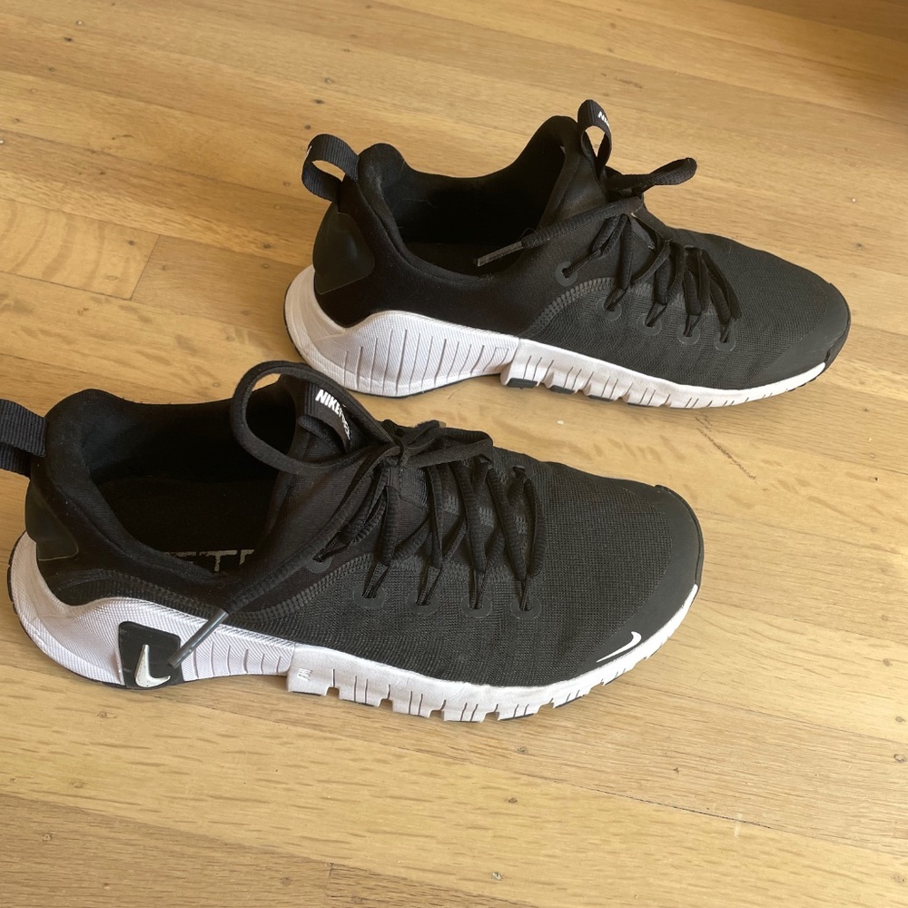 Women's Black NIKE Free Metcon 6 Size 9.5 Training Walking Sneaker